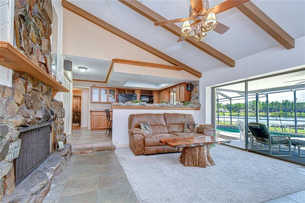 For Sale: $475,000 (3 beds, 2 baths, 1704 Square Feet)