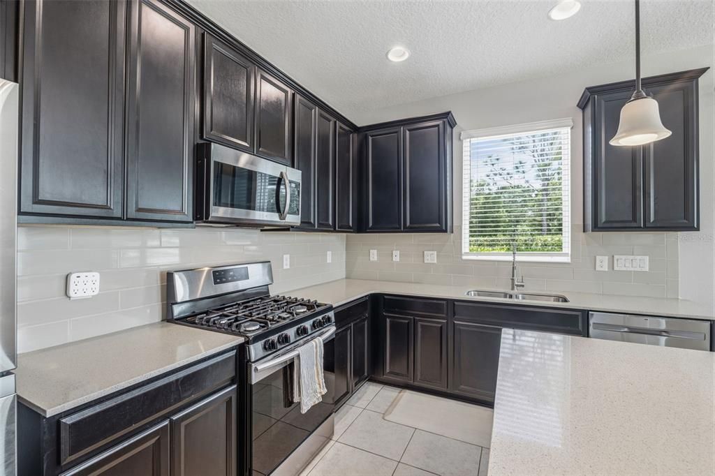 En Venta: $339,900 (4 camas, 2 baños, 1774 Pies cuadrados)