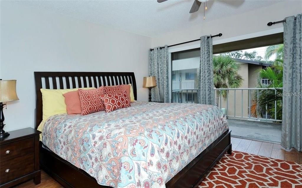 Activo con contrato: $175,000 (2 camas, 1 baños, 985 Pies cuadrados)