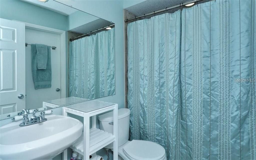 Activo con contrato: $175,000 (2 camas, 1 baños, 985 Pies cuadrados)