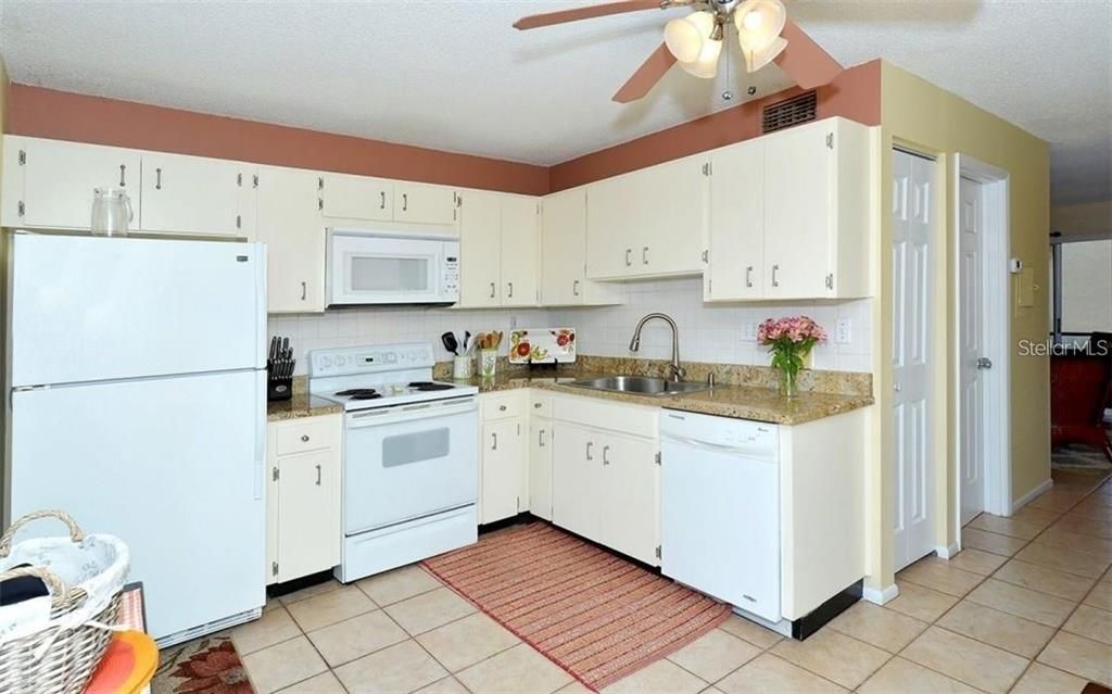 Activo con contrato: $175,000 (2 camas, 1 baños, 985 Pies cuadrados)