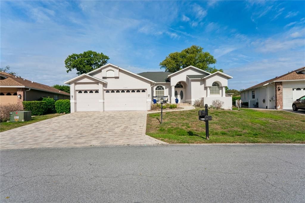 For Sale: $488,500 (3 beds, 2 baths, 2354 Square Feet)