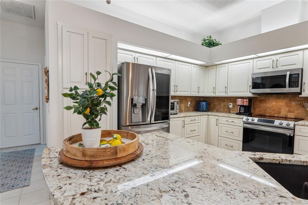 For Sale: $488,500 (3 beds, 2 baths, 2354 Square Feet)