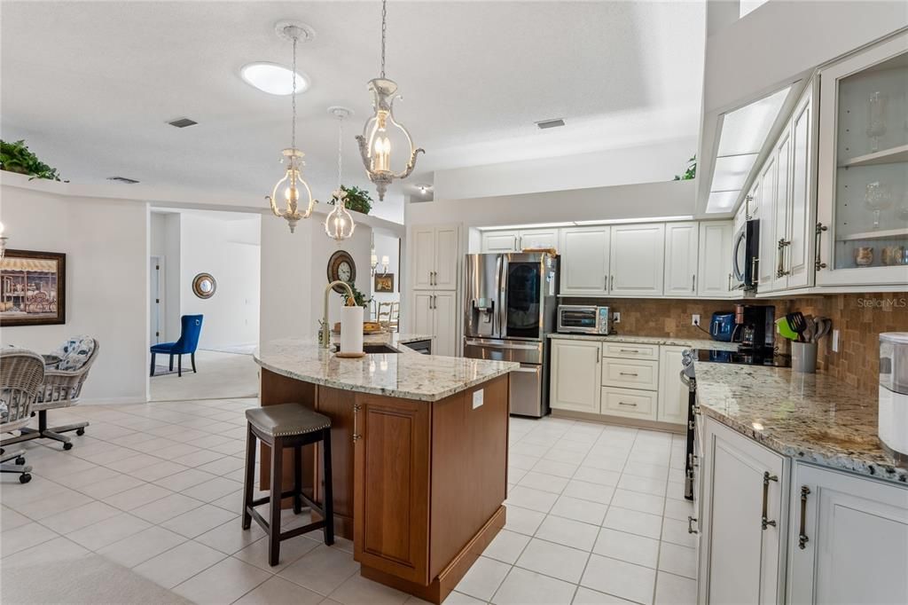 For Sale: $488,500 (3 beds, 2 baths, 2354 Square Feet)