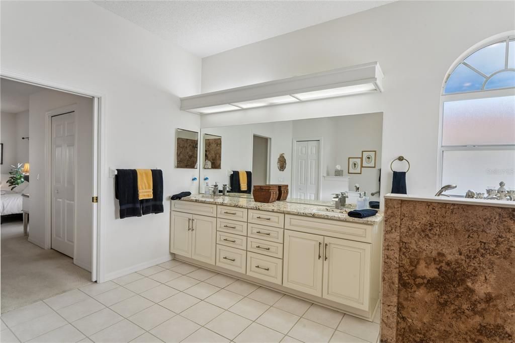 For Sale: $488,500 (3 beds, 2 baths, 2354 Square Feet)