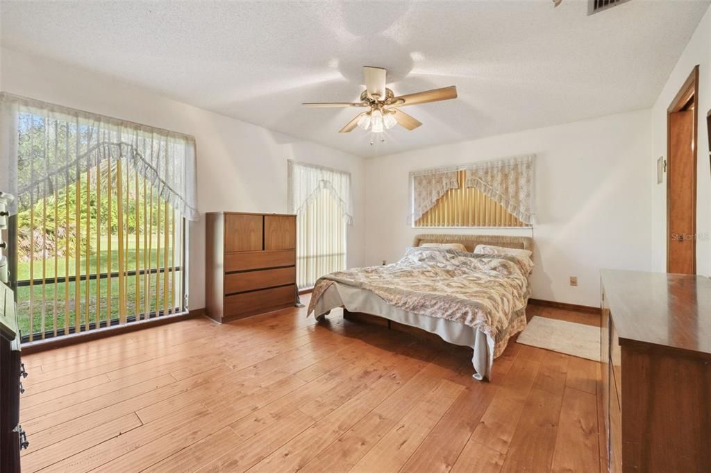 En Venta: $1,373,700 (4 camas, 2 baños, 2484 Pies cuadrados)