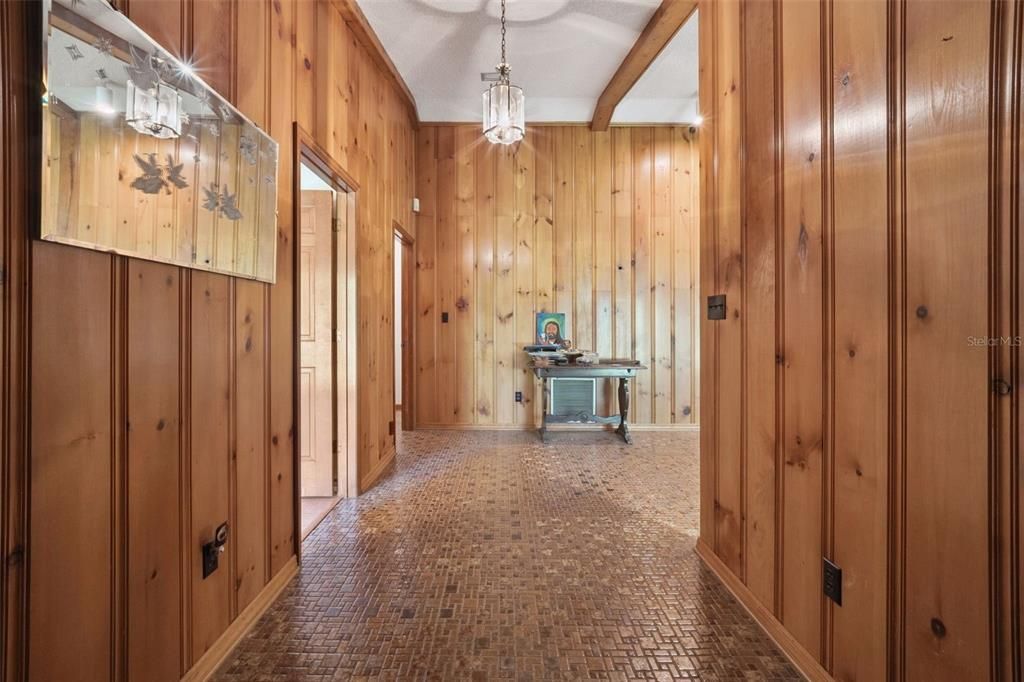 En Venta: $1,373,700 (4 camas, 2 baños, 2484 Pies cuadrados)