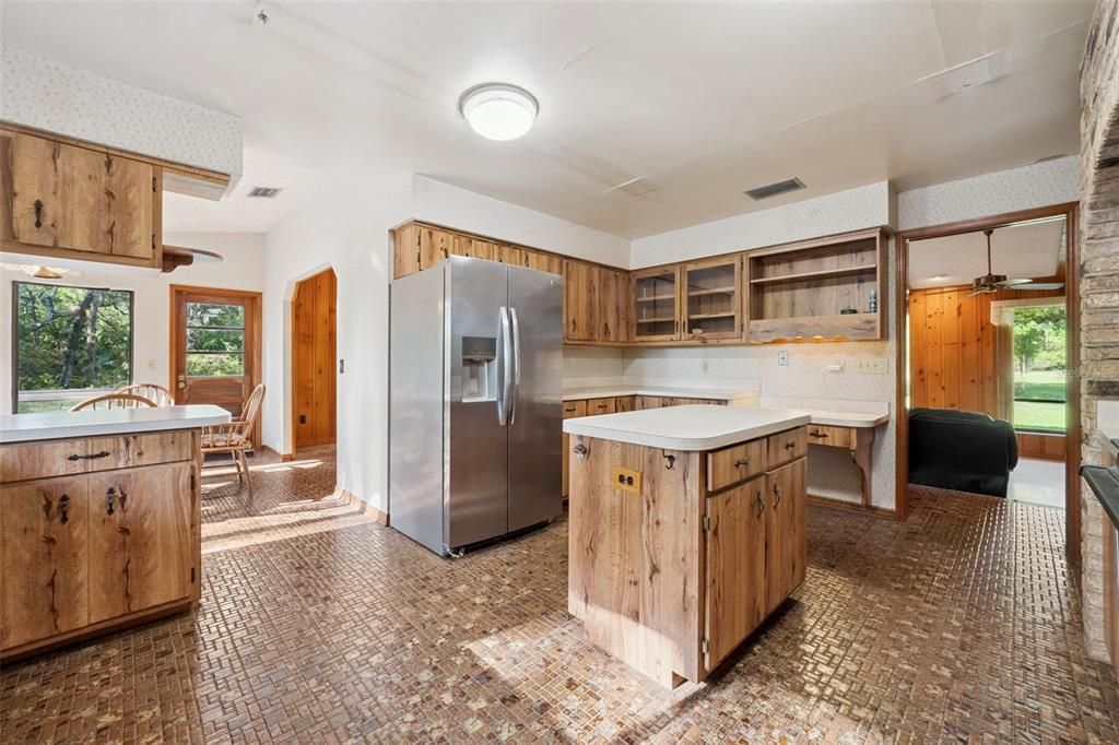 En Venta: $1,373,700 (4 camas, 2 baños, 2484 Pies cuadrados)