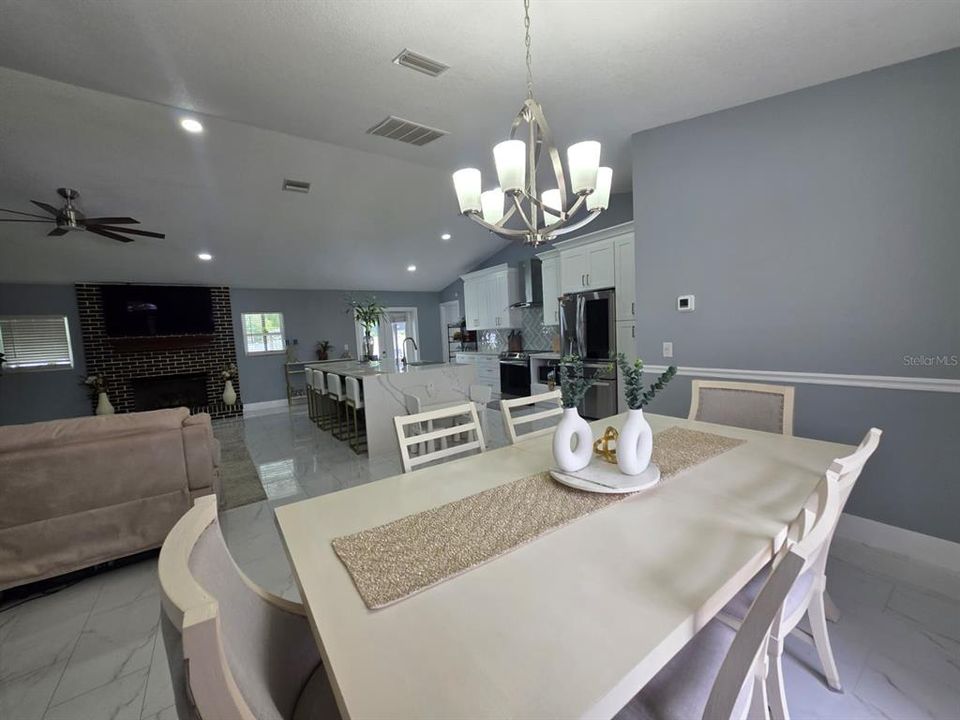 Activo con contrato: $499,900 (3 camas, 2 baños, 1736 Pies cuadrados)