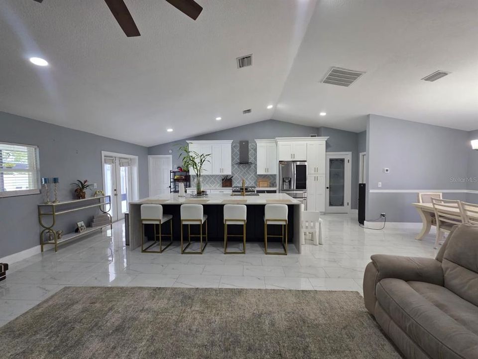 Activo con contrato: $499,900 (3 camas, 2 baños, 1736 Pies cuadrados)