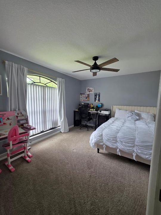 Activo con contrato: $499,900 (3 camas, 2 baños, 1736 Pies cuadrados)