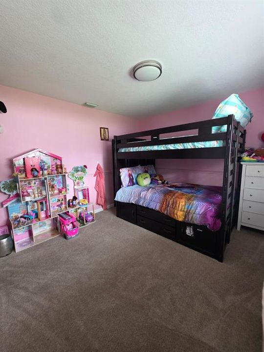 Activo con contrato: $499,900 (3 camas, 2 baños, 1736 Pies cuadrados)