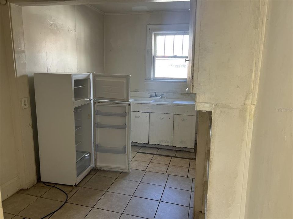 В аренду: $750 (2 спален, 1 ванн, 740 Квадратных фут)