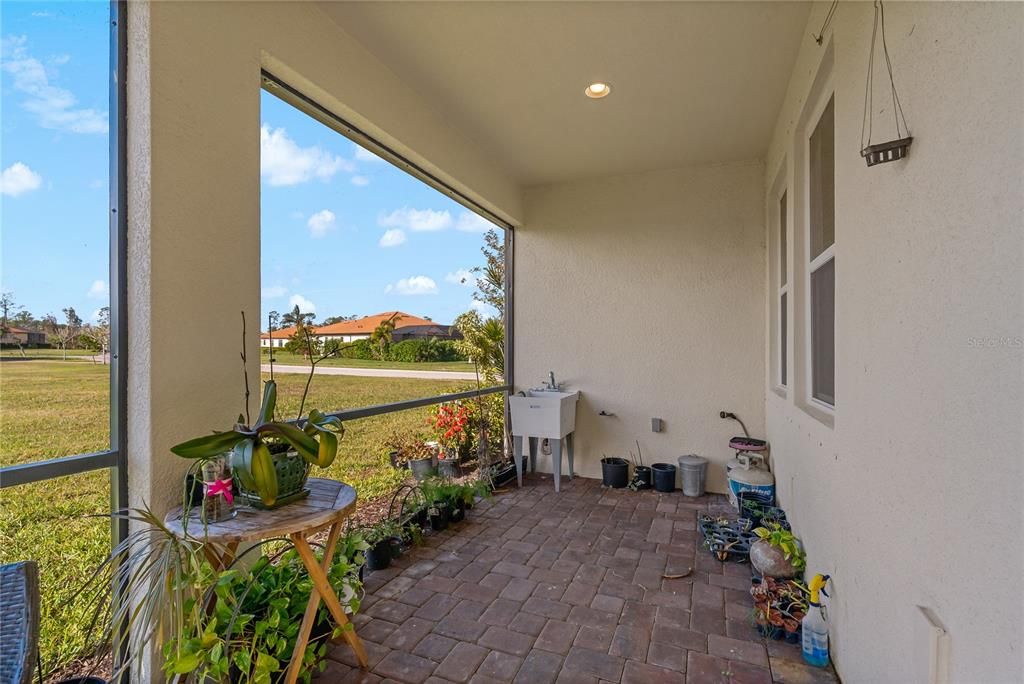 В аренду: $3,600 (4 спален, 2 ванн, 1999 Квадратных фут)