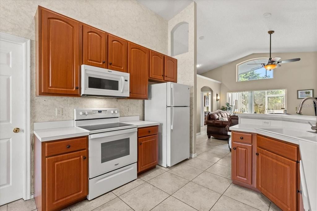 For Rent: $2,750 (4 beds, 2 baths, 2352 Square Feet)