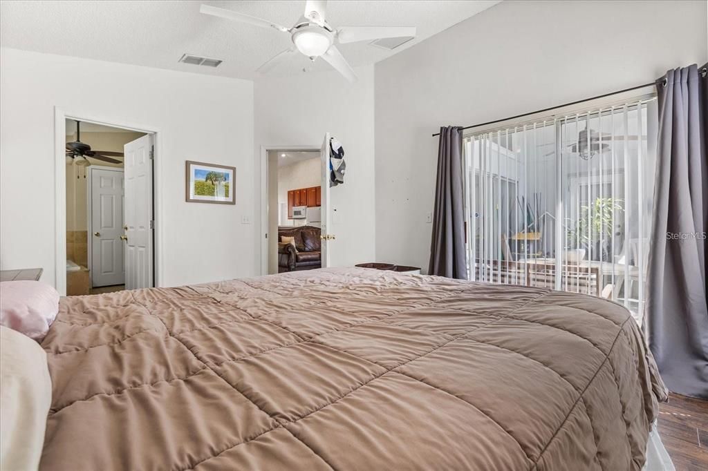 For Rent: $2,750 (4 beds, 2 baths, 2352 Square Feet)