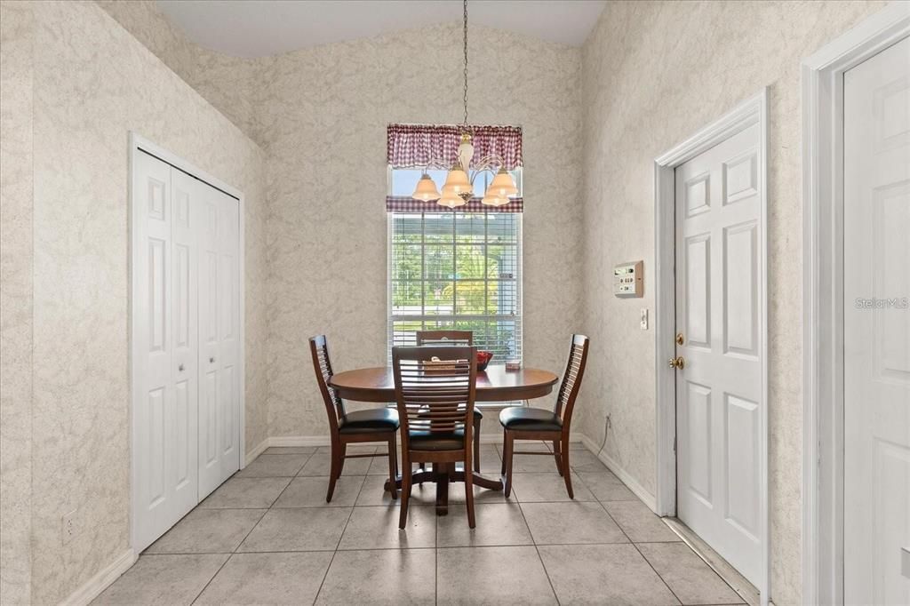 For Rent: $2,750 (4 beds, 2 baths, 2352 Square Feet)