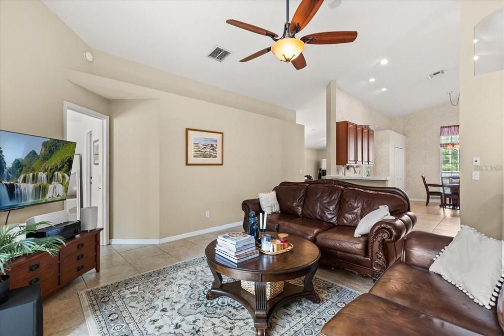 For Rent: $2,750 (4 beds, 2 baths, 2352 Square Feet)