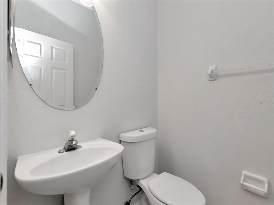 Activo con contrato: $2,200 (3 camas, 2 baños, 1708 Pies cuadrados)