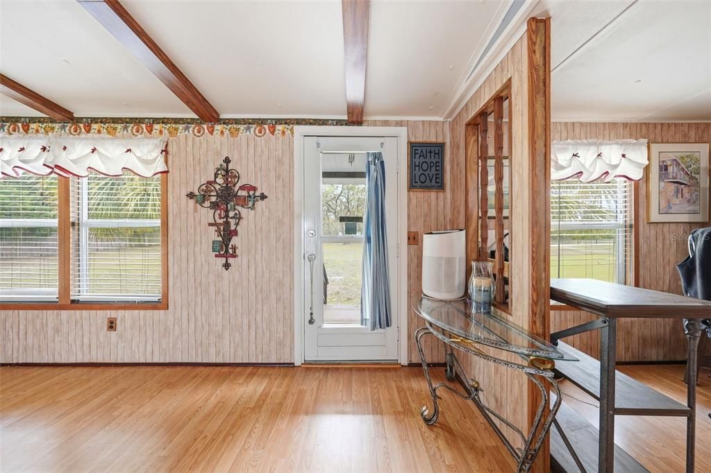 En Venta: $289,900 (3 camas, 2 baños, 1248 Pies cuadrados)