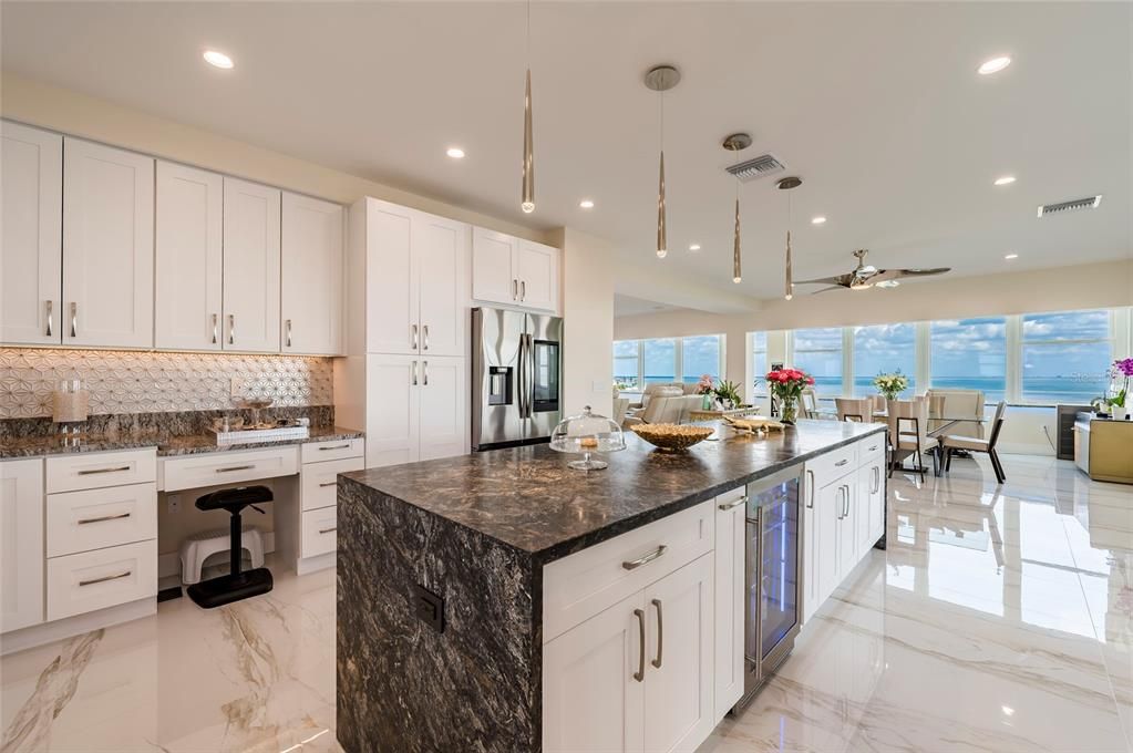En Venta: $2,795,000 (3 camas, 3 baños, 4800 Pies cuadrados)