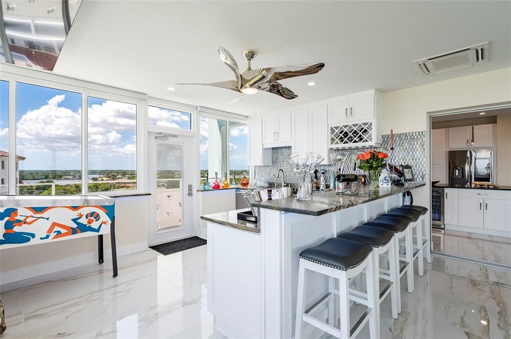En Venta: $2,795,000 (3 camas, 3 baños, 4800 Pies cuadrados)