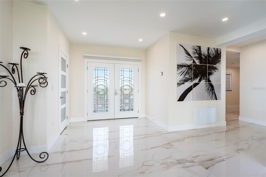 En Venta: $2,795,000 (3 camas, 3 baños, 4800 Pies cuadrados)