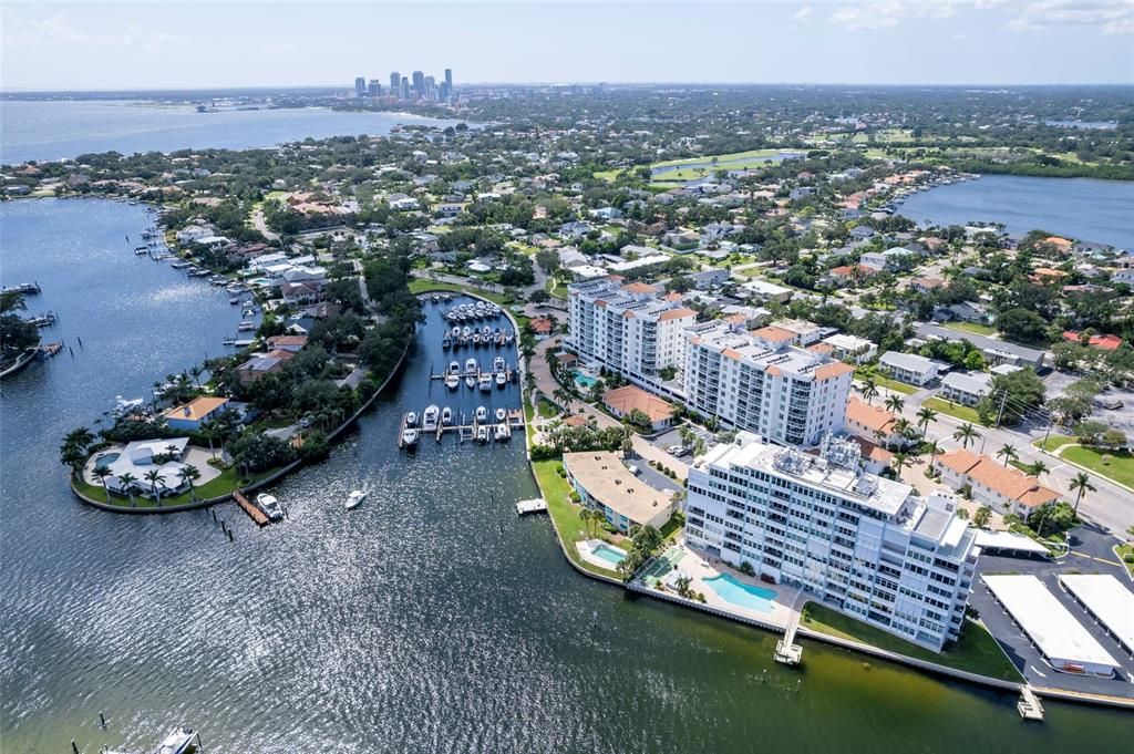 En Venta: $2,795,000 (3 camas, 3 baños, 4800 Pies cuadrados)