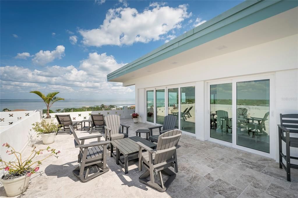 En Venta: $2,795,000 (3 camas, 3 baños, 4800 Pies cuadrados)