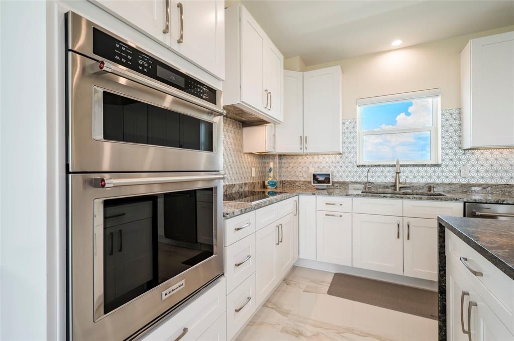En Venta: $2,795,000 (3 camas, 3 baños, 4800 Pies cuadrados)