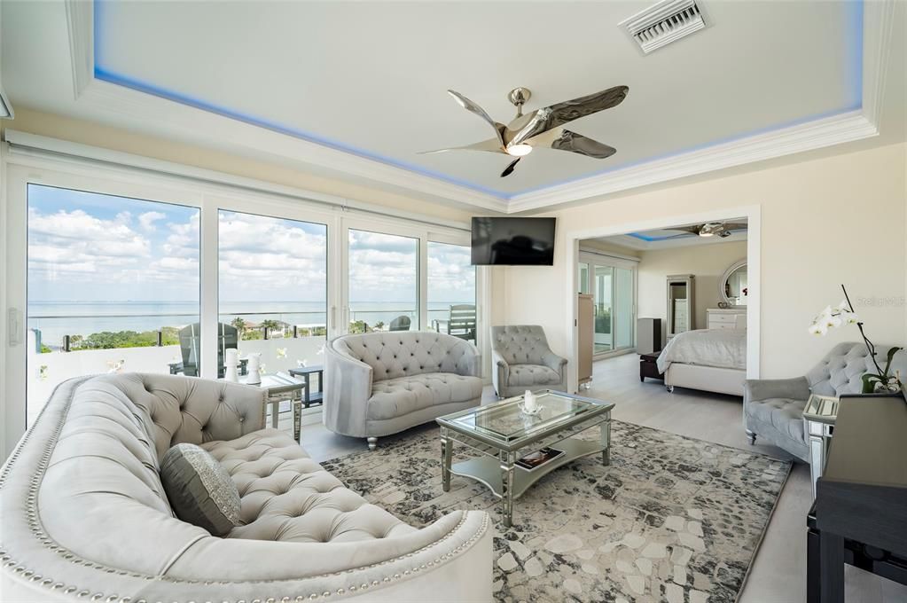 En Venta: $2,795,000 (3 camas, 3 baños, 4800 Pies cuadrados)