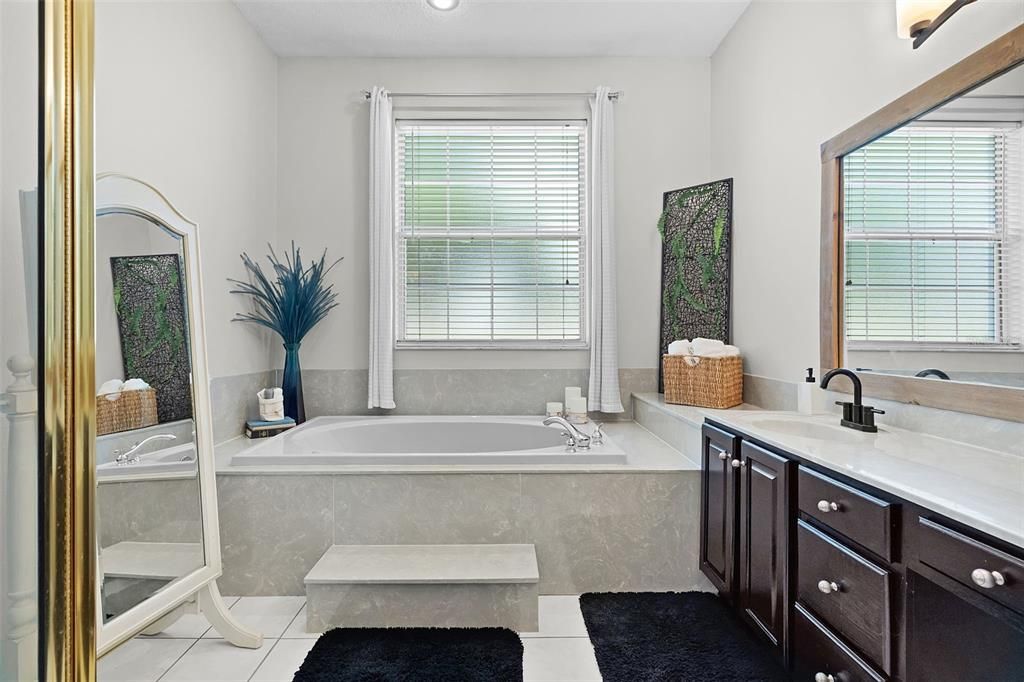 Active With Contract: $549,999 (4 beds, 3 baths, 2807 Square Feet)