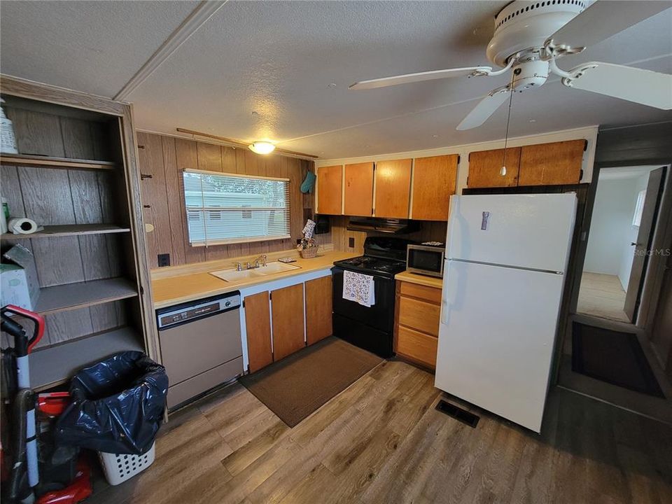 В аренду: $1,150 (2 спален, 1 ванн, 672 Квадратных фут)
