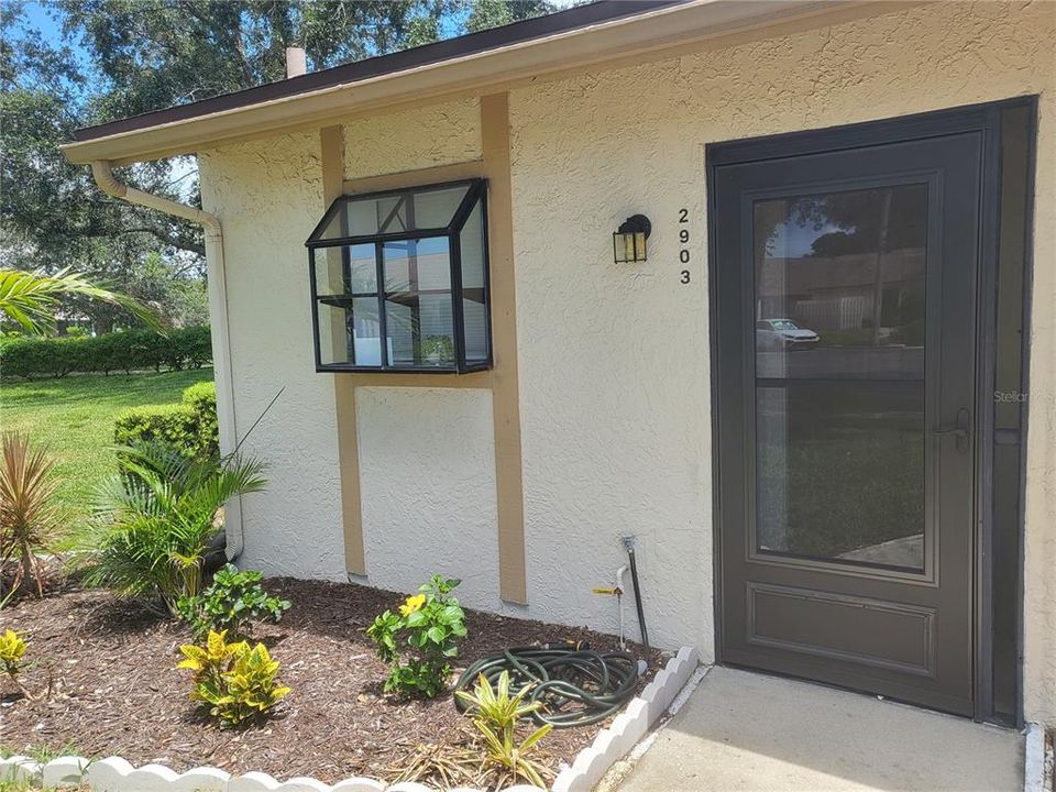 For Rent: $3,800 (1 beds, 1 baths, 693 Square Feet)