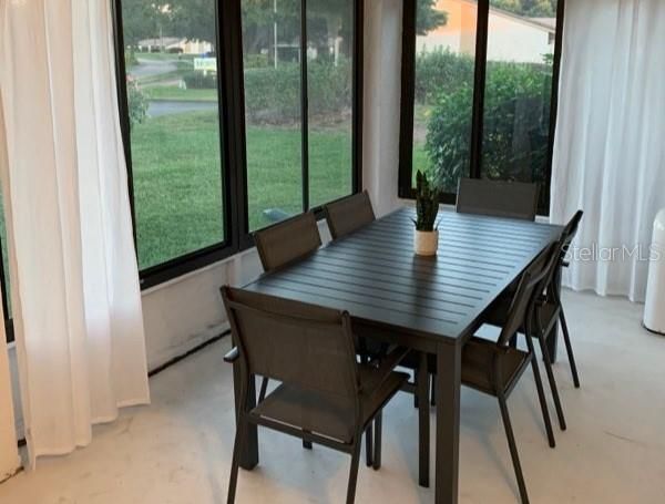 For Rent: $3,800 (1 beds, 1 baths, 693 Square Feet)