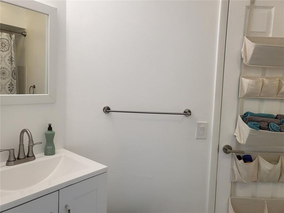 For Rent: $3,800 (1 beds, 1 baths, 693 Square Feet)