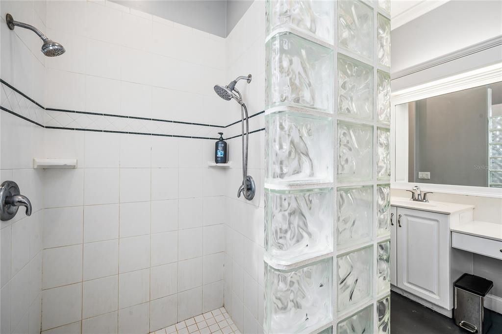 На продажу: $899,900 (5 спален, 4 ванн, 3660 Квадратных фут)