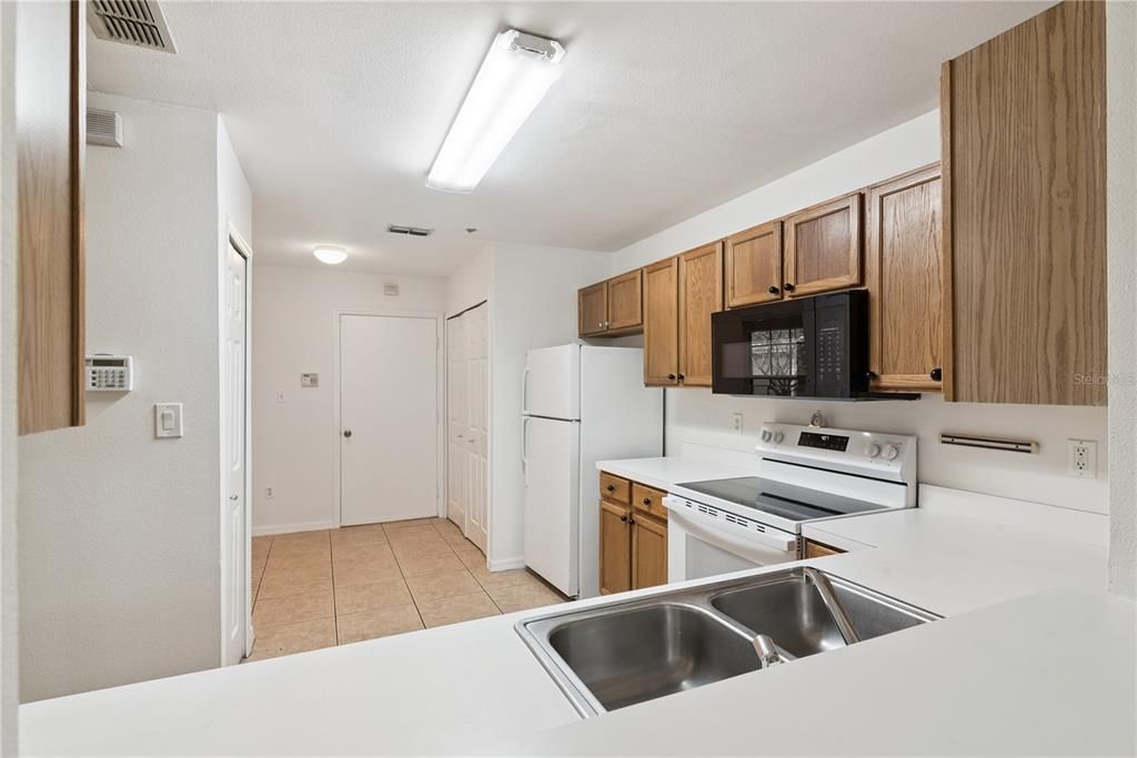 En Venta: $285,000 (3 camas, 2 baños, 1638 Pies cuadrados)