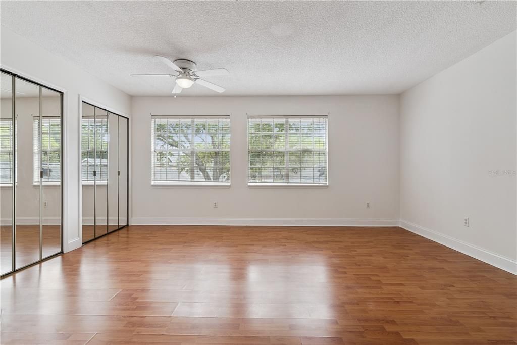 En Venta: $285,000 (3 camas, 2 baños, 1638 Pies cuadrados)