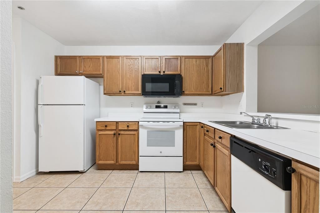 En Venta: $285,000 (3 camas, 2 baños, 1638 Pies cuadrados)