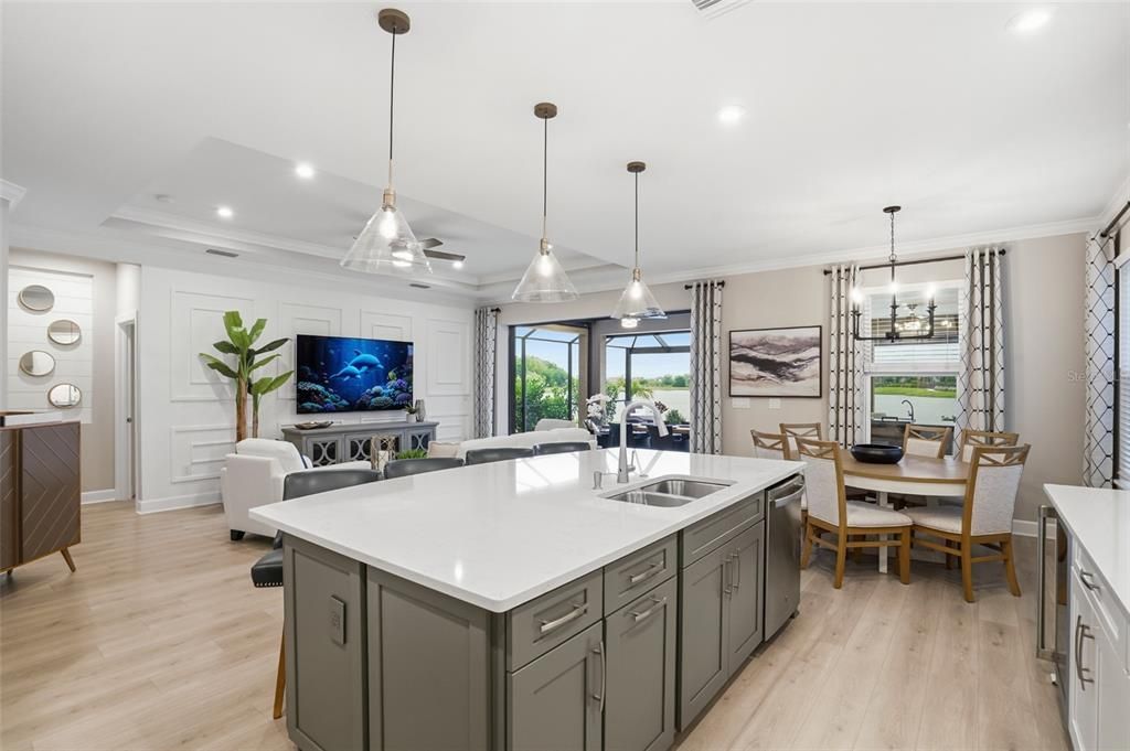 Active With Contract: $725,000 (3 beds, 2 baths, 2087 Square Feet)