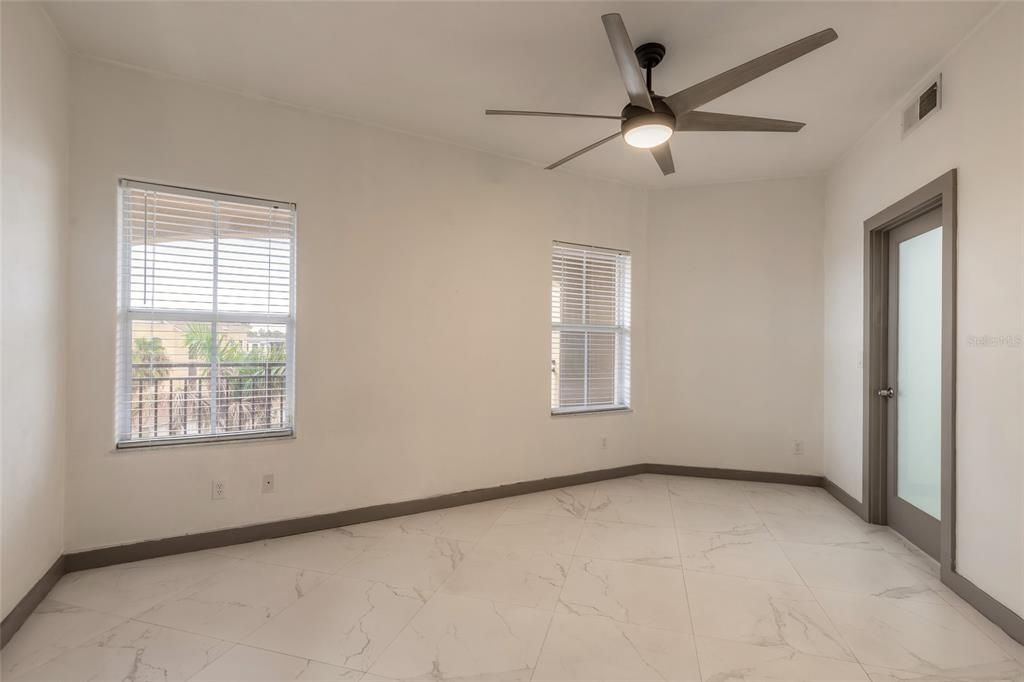 For Sale: $259,900 (2 beds, 2 baths, 1669 Square Feet)