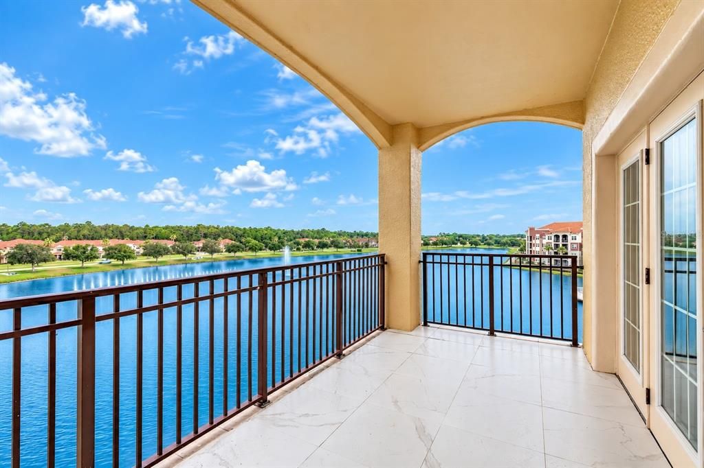 For Sale: $259,900 (2 beds, 2 baths, 1669 Square Feet)