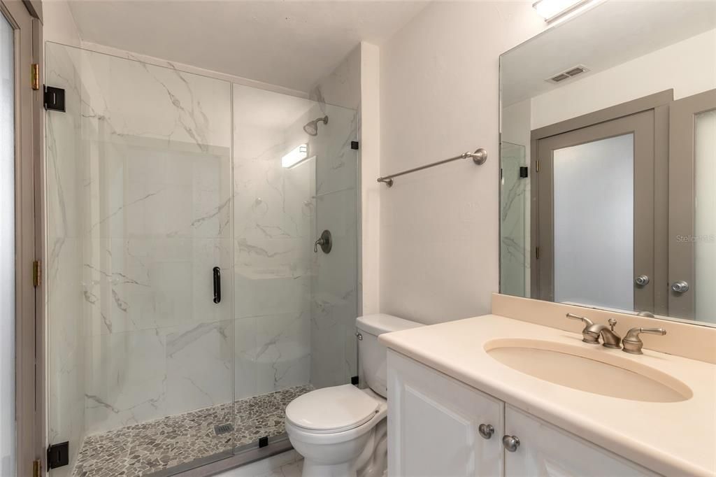For Sale: $259,900 (2 beds, 2 baths, 1669 Square Feet)