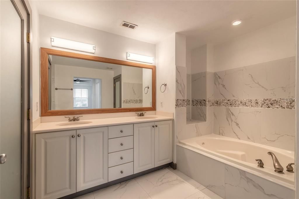 For Sale: $259,900 (2 beds, 2 baths, 1669 Square Feet)