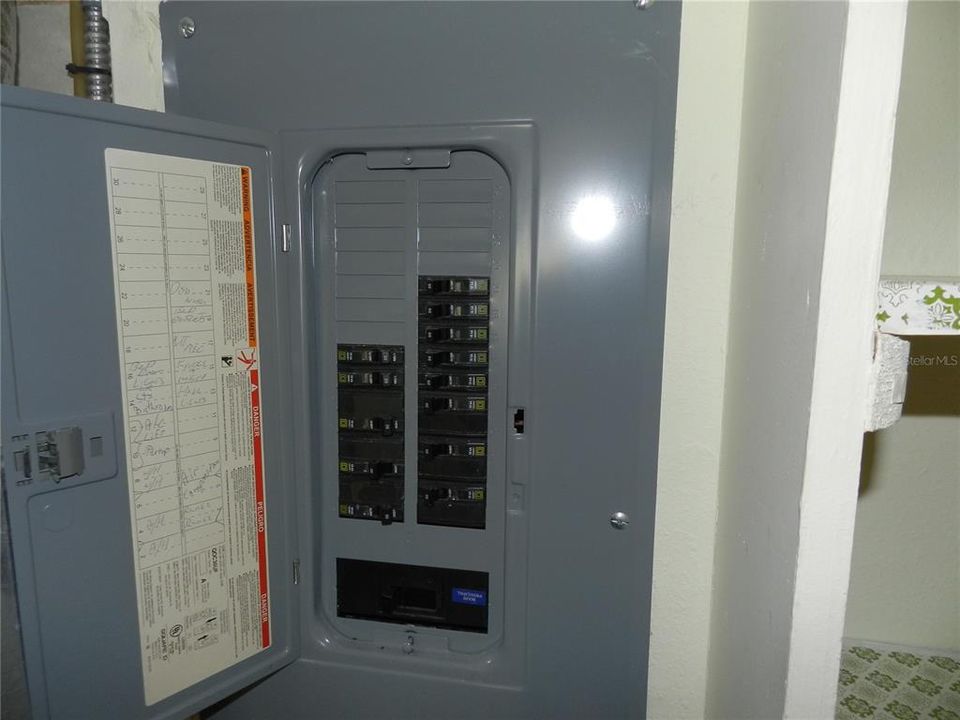 На продажу: $255,000 (1 спален, 1 ванн, 1035 Квадратных фут)