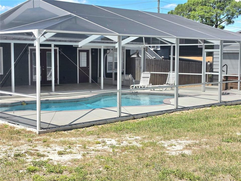 For Sale: $564,900 (3 beds, 1 baths, 2002 Square Feet)