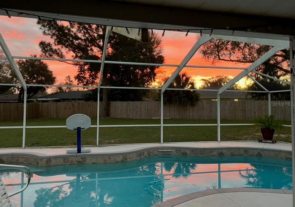 For Sale: $564,900 (3 beds, 1 baths, 2002 Square Feet)