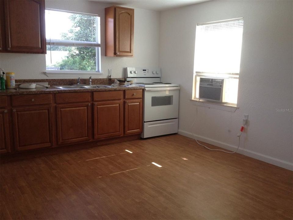 For Sale: $564,900 (3 beds, 1 baths, 2002 Square Feet)