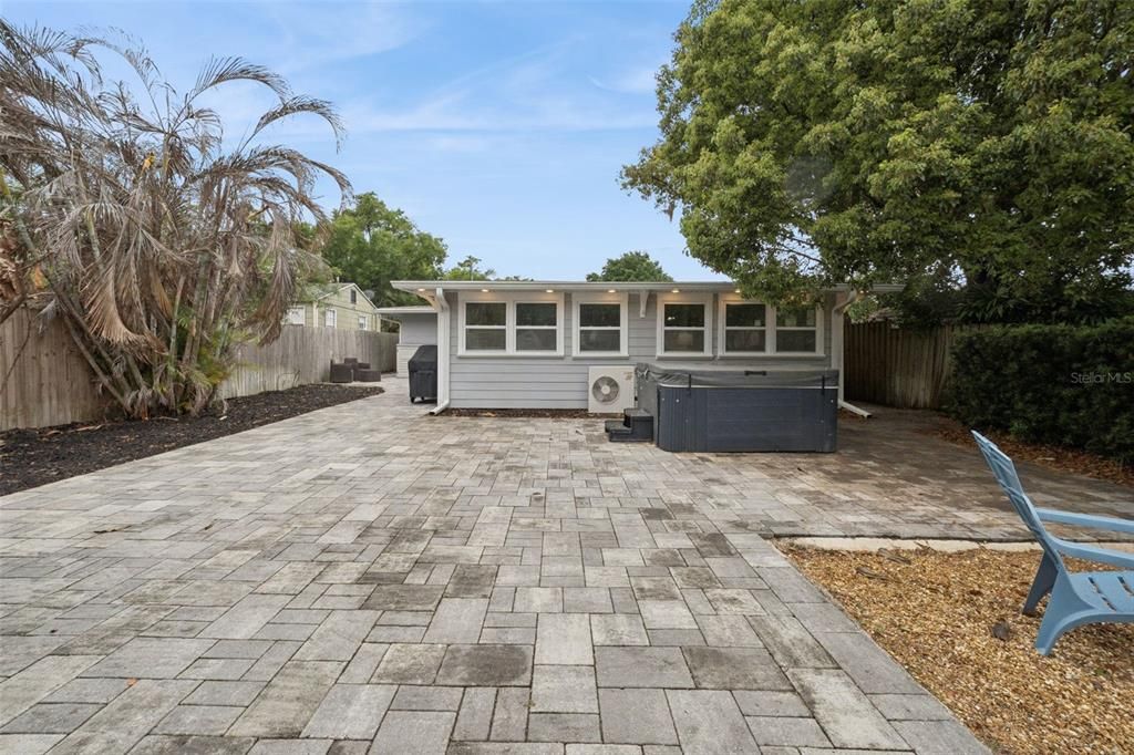 For Sale: $600,000 (3 beds, 2 baths, 1316 Square Feet)